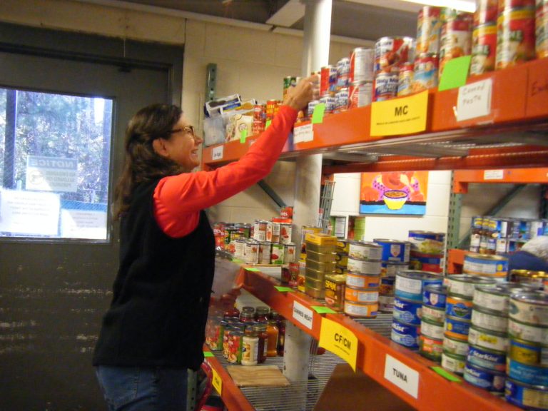 pantry volunteer